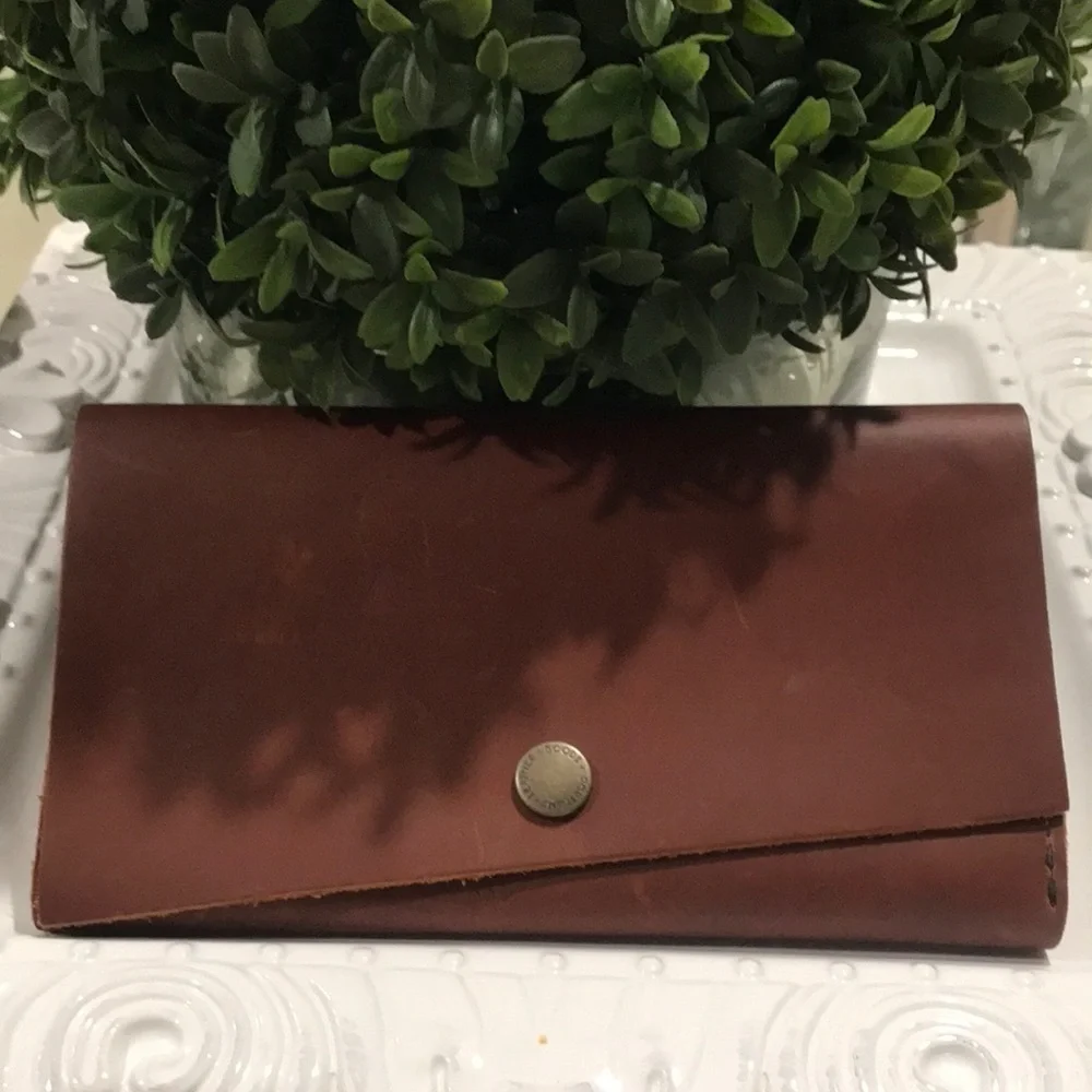 Portland leather goods wallet Raul leather NWOT Brown  4.5 H 7.5 W